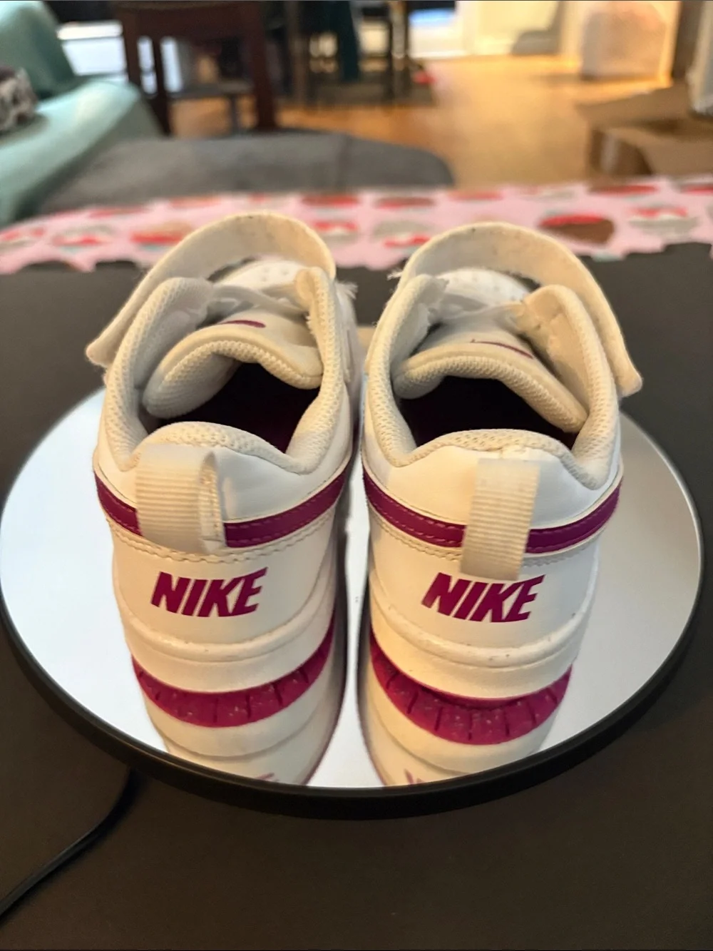Nike Kids White and Magenta Low-Top Sneakers